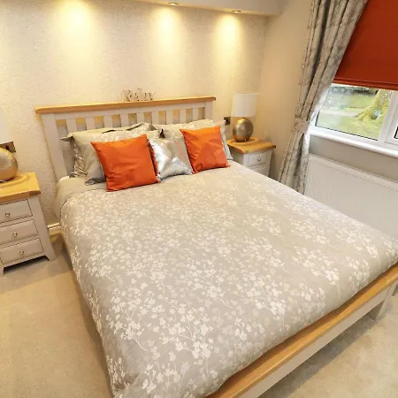 8 Waterside Wood Windermere