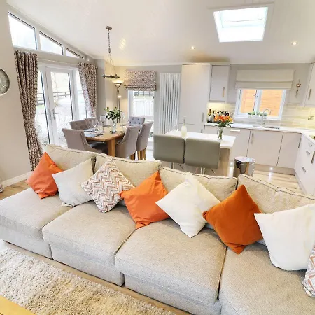 別荘 8 Waterside Wood